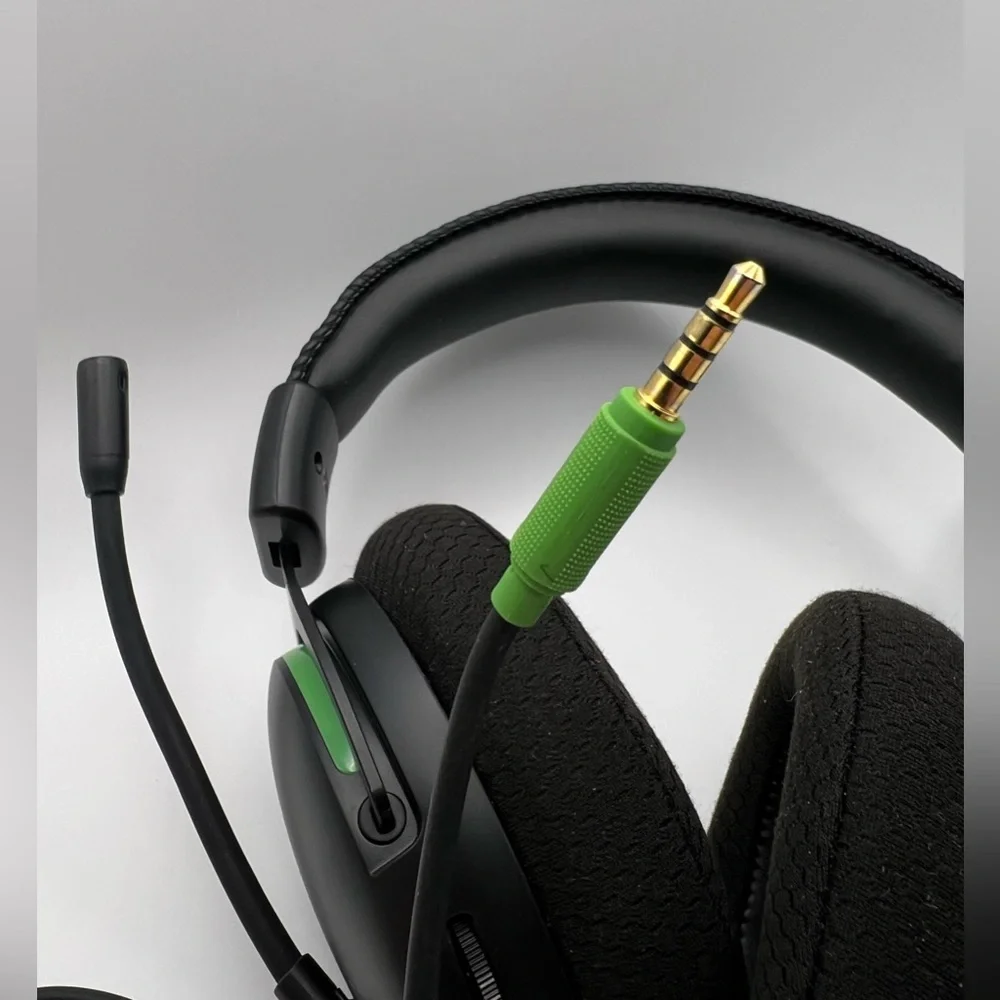 Black and Green Onn Gaming Headset for Xbox Series X and Xbox One - Like New